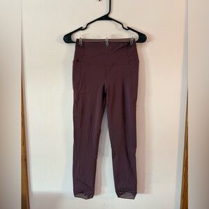 Lululemon Purple/Maroon Leggings 7/8 length sz 6 detail at waist and ankle